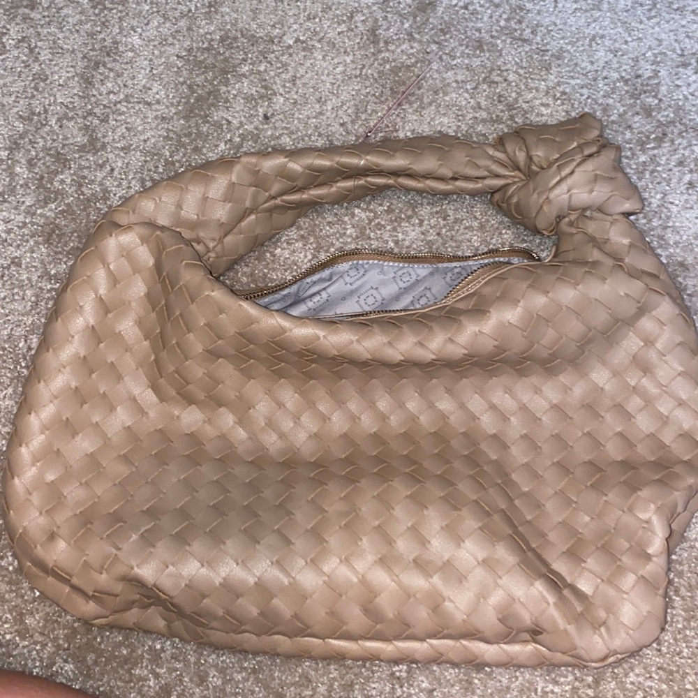 New with tag Kelly and Katie woven hobo bag